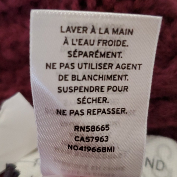 NWT Treasure & Bond Maroon Chunky Knit Pom Beanie - Picture 5 of 9